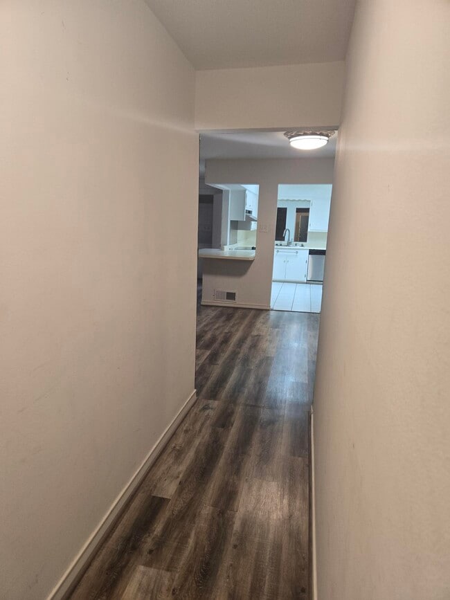 Building Photo - 8604 Baltimore Dr Unit 2