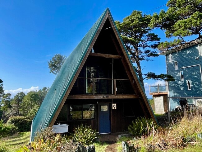 Photo - 2780 SW Breakers Dr