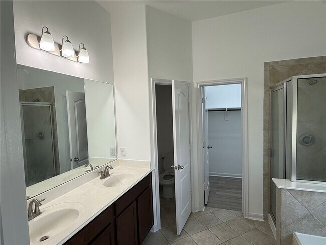 Photo - 3727 Goldleaf Trail Dr