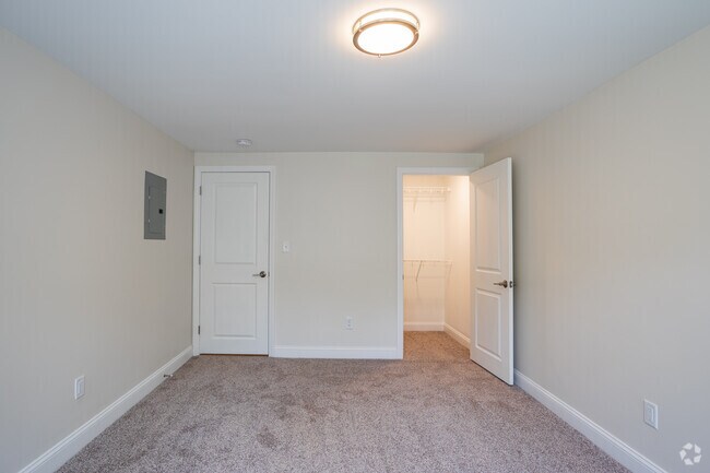 1A - 1 BR,1BA 570sf