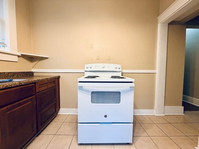 Photo - 831 Maury St