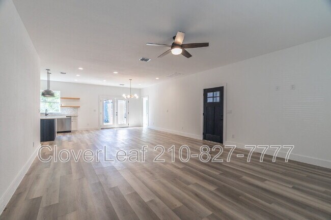 Photo - 1934 Lamar St Casa