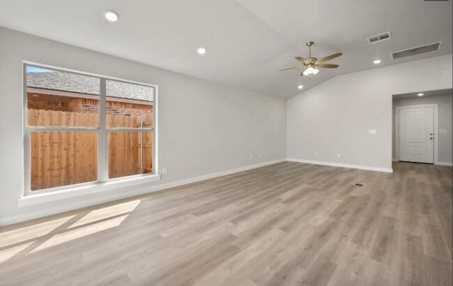 2504 Abbeville Ave