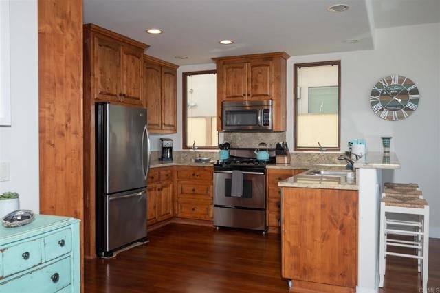 Photo - 5556 Calumet Ave
