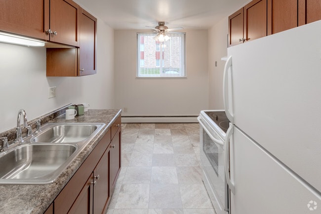 1BR, 1BA - Cottage Terrace