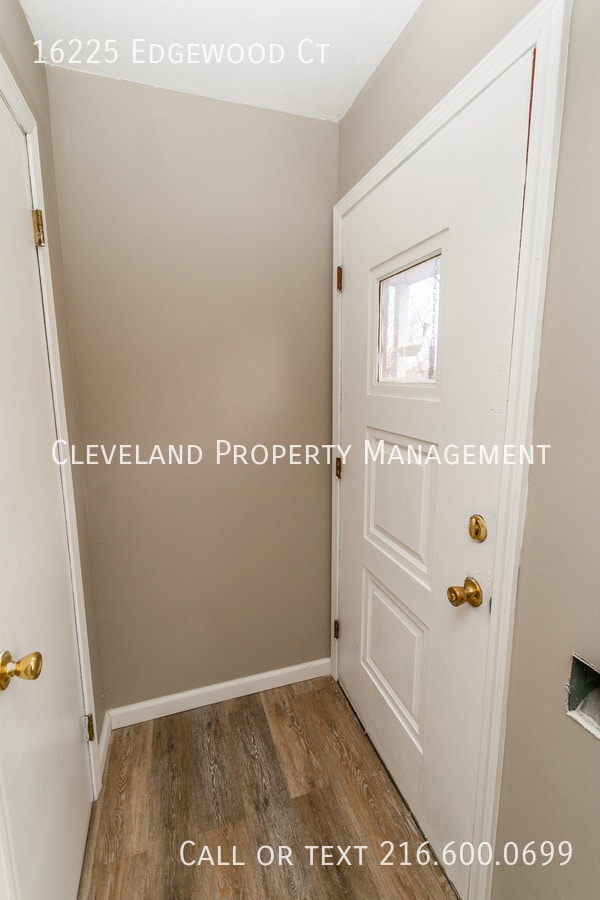 Photo - 16225 Edgewood Ct