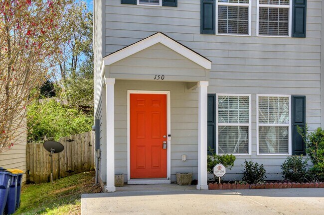 Photo - 150 Village Run