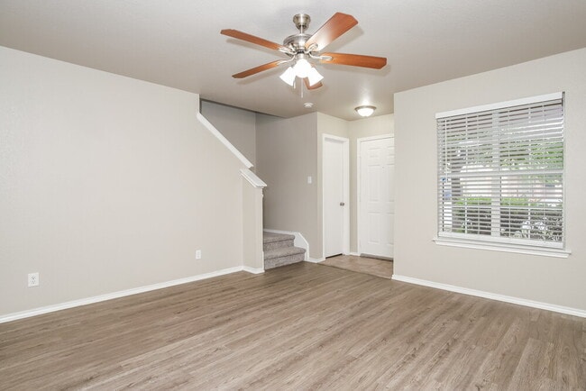 Photo - 7858 Hedrick Farm