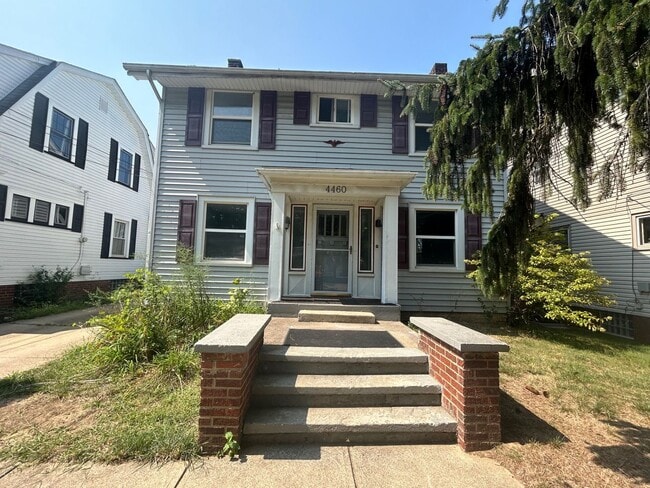 Building Photo - Spacious 3-Bedroom Single Family Home Available for Rent