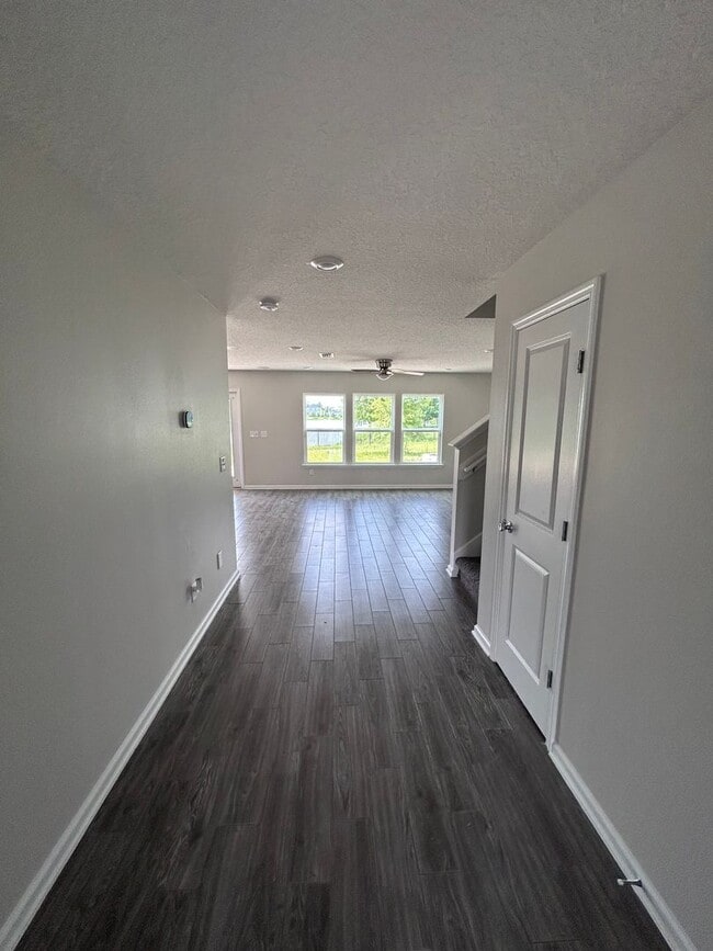 Photo - Beautiful 5 Bed 3 Bath in the desired Bannon Lakes Communiity