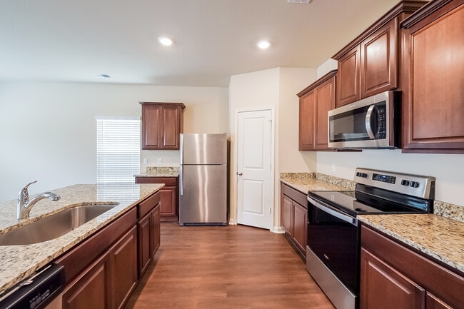 Photo - 580 Clover Cir