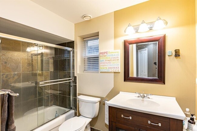 Photo - 198b 198b St