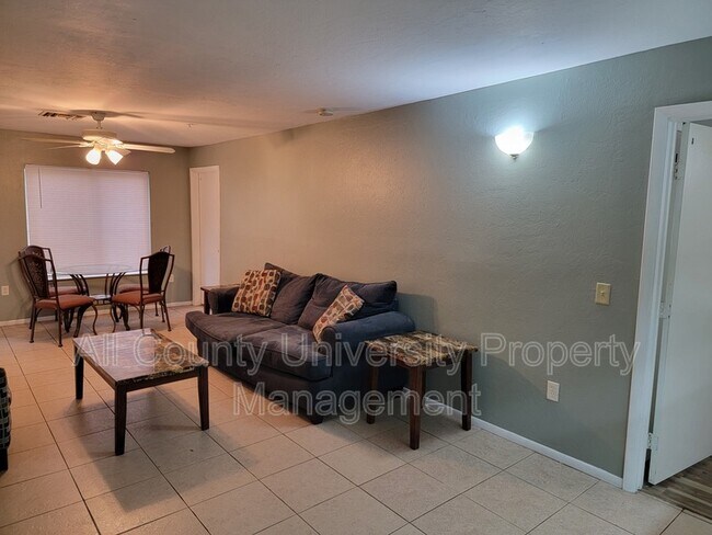 Photo - 4000 SW 23rd St Unidad 2-102