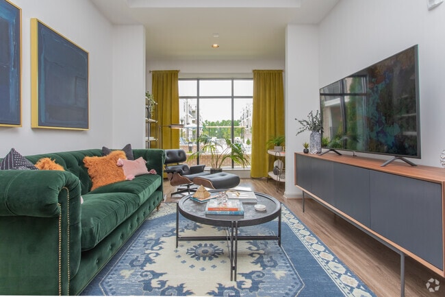 1HAB, 1BA - 774 ft² - Ten45 Suwanee