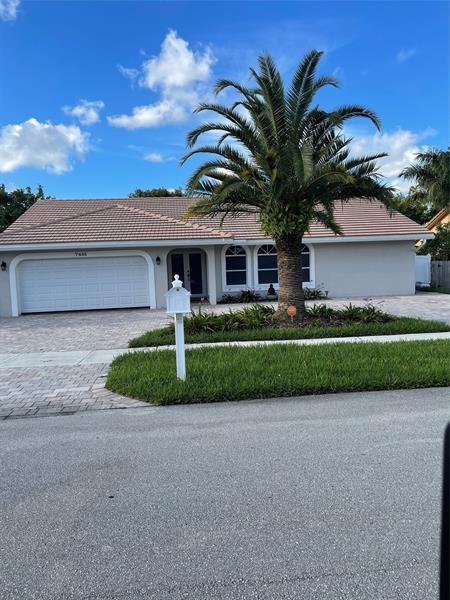 Photo - 7485 Royal Palm Blvd