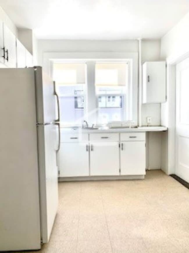 Photo - 5/1 NO FEE! 2BR on a quiet street near Fen...