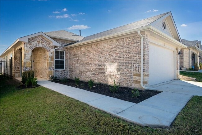Photo - 200 Sandhill Piper St