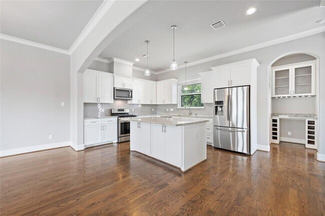 835 Wakefield Dr