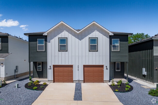 Unit Exterior - Villas at College Park