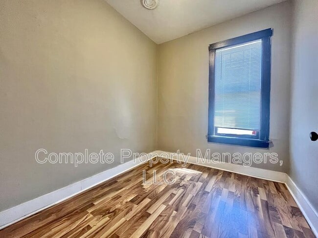 Photo - 326 E Washington St