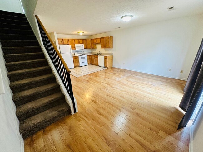 Photo - 75 Majestic Dr NW