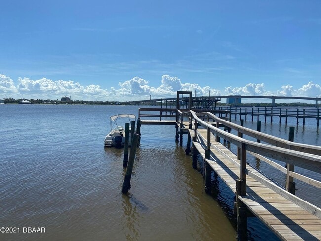 Photo - 2 bed condo overlooking the river