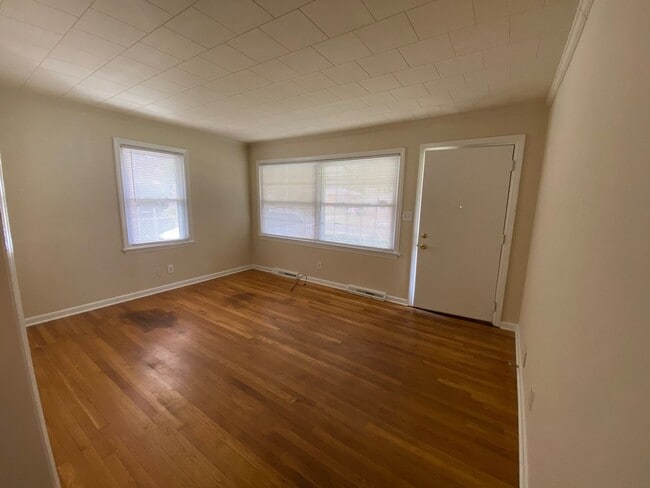 Photo - Walk to NCCU. 3 Bedroom