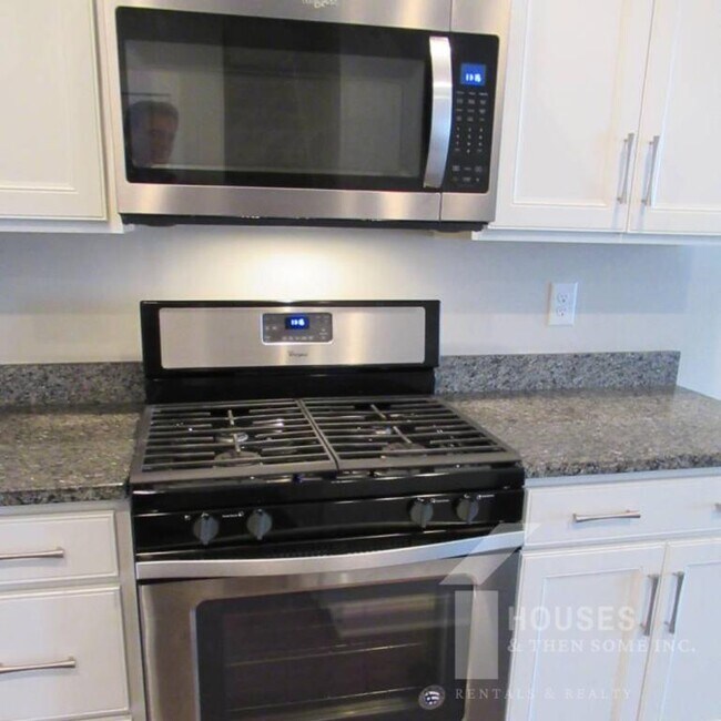 Photo - 27 Creekhaven Ln