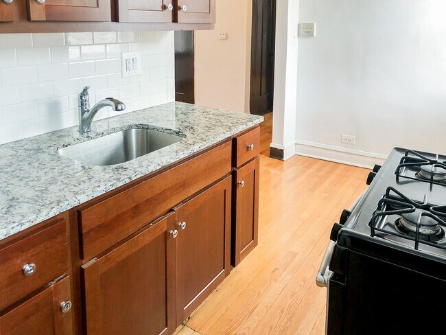 Photo - 3620 N Marshfield Ave