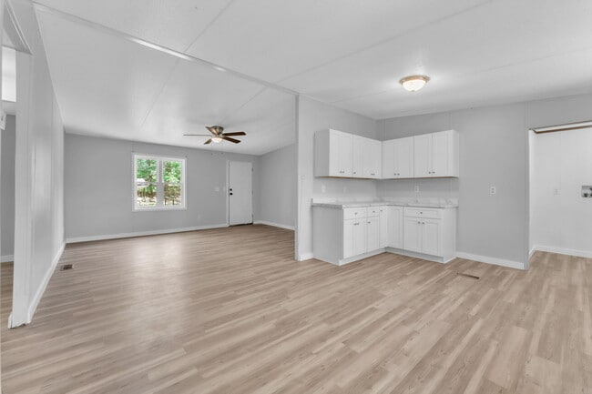 Photo - 92 Dryden Ave