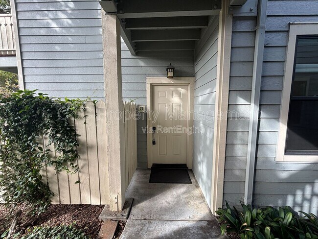 Photo - 75 Shoreline Ct