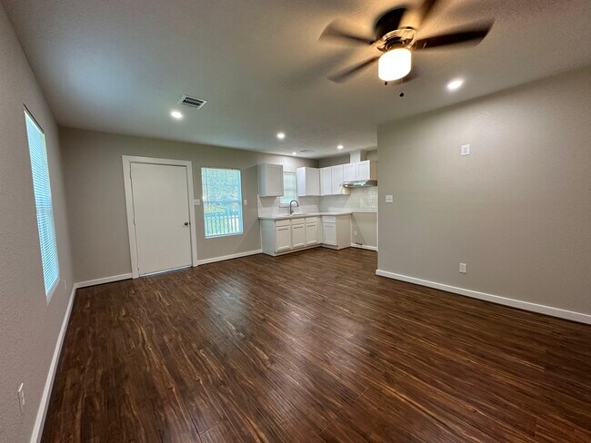 Photo - 1810 Edgewood St