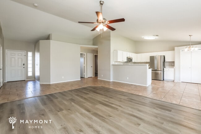Photo - 865 W Mesquite Ave