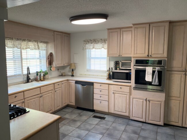 Photo - 798 N Royal Ave