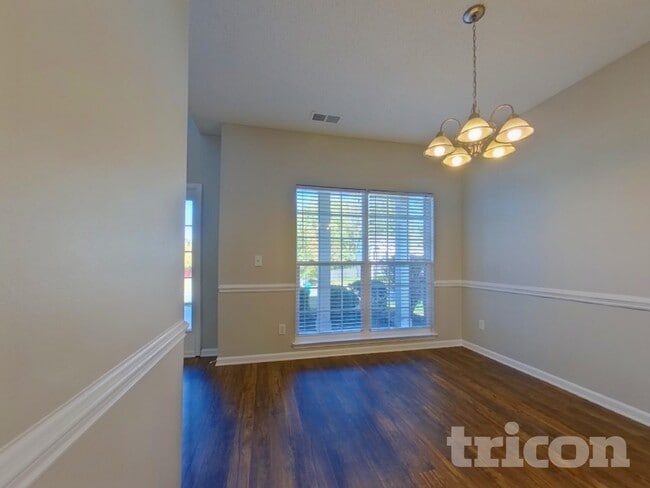 Photo - 1812 Southwind Dr
