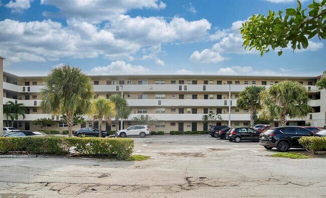 Photo - 1690 NE 191st St Unidad 405-1