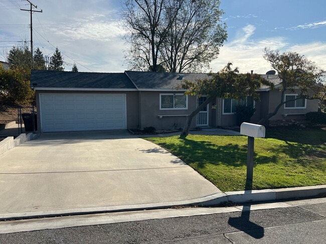 Photo - Thousand Oaks Living