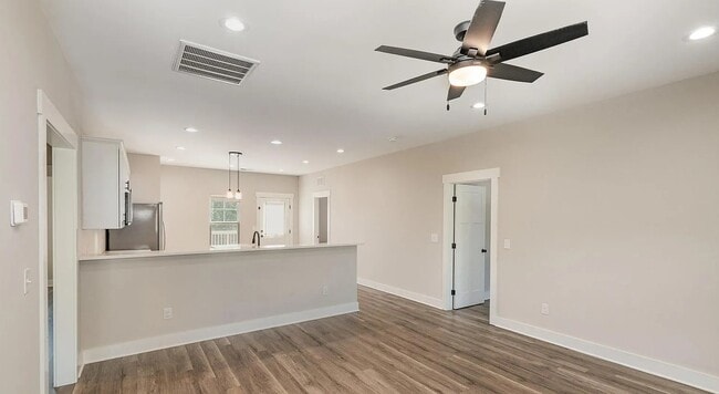 Photo - 623 Skyland Dr