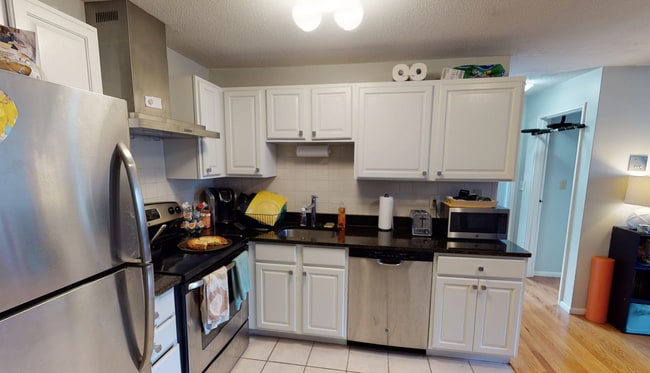 Building Photo - 41 Cross St Unit A