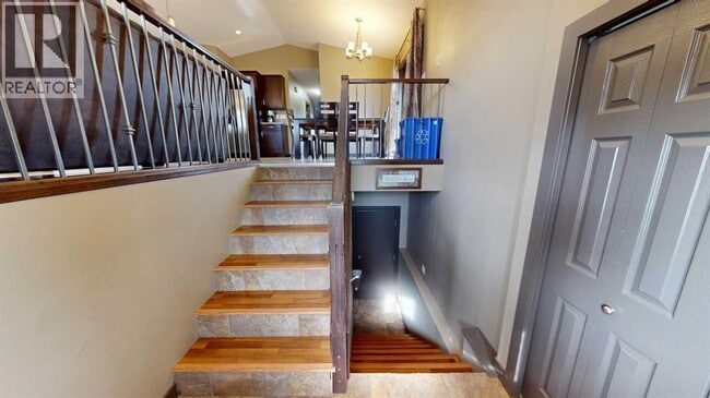 Photo - 7022-7090 90 St