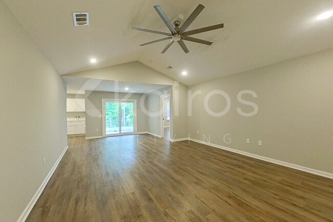 Photo - 132 Cottage Grove Rd