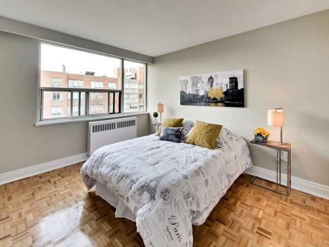 Photo - 680 Roselawn Avenue