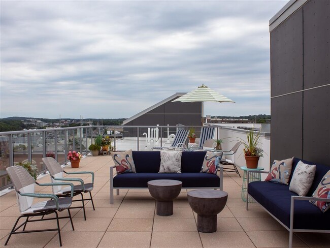 Photo - Holmes Beverly