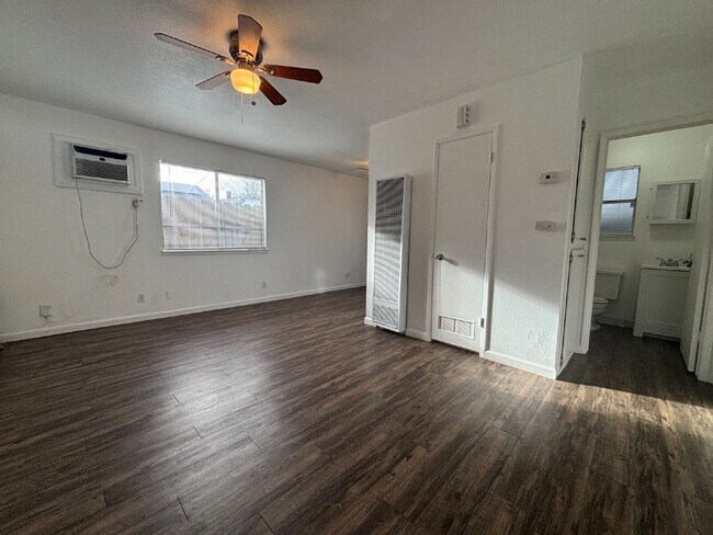 Photo - Cozy 1 Bedroom Apartment close to Downtown Oakdale!