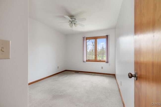 Building Photo - 3293 Greenleafe Dr Rental