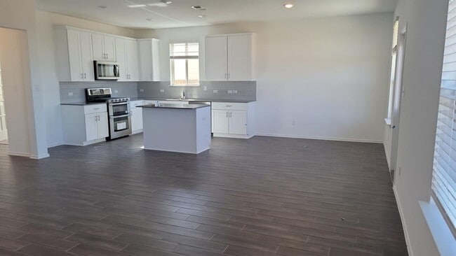 Photo - 541 Pickrell Lp