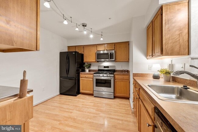 Photo - 6111 Wigmore Ln Unidad F