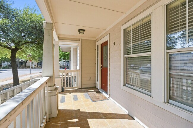 Photo - Beautiful Corner Lot, 4 Bedroom Home in Pl...