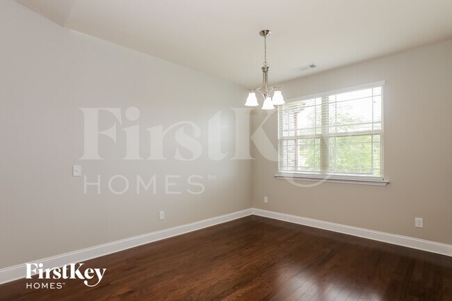 Photo - 1022 Yorkshire Dr