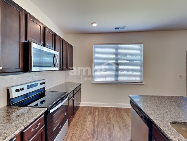 Photo - 2013 Bennett Dr
